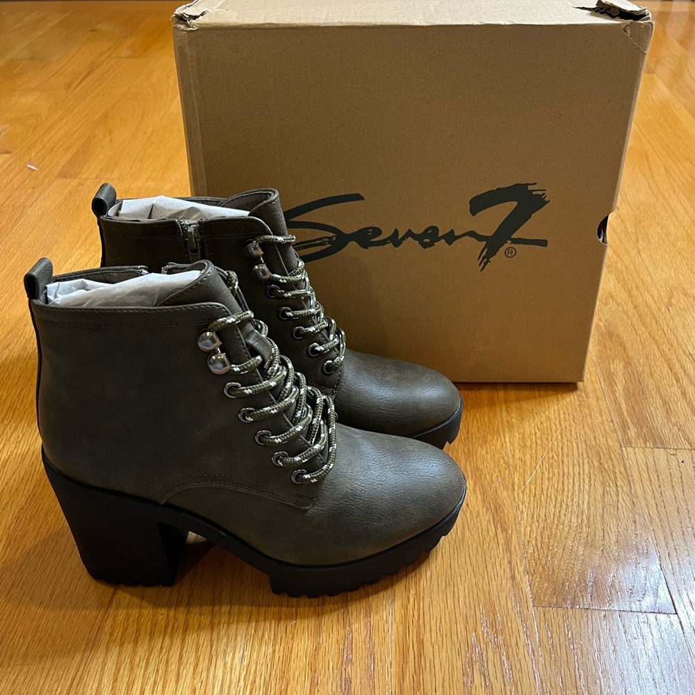 Seven7 Women’s FlatironLug Sole Boots Platform Booties Winter Cold Green Sz 7